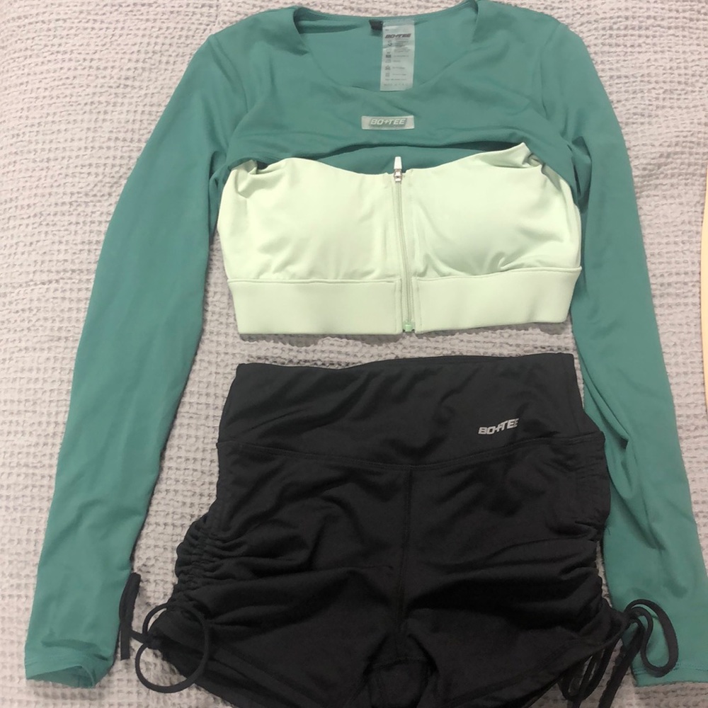SOLD SOLD Bo+tee set. Two tone green long sleep crop, black scrunch bike shorts